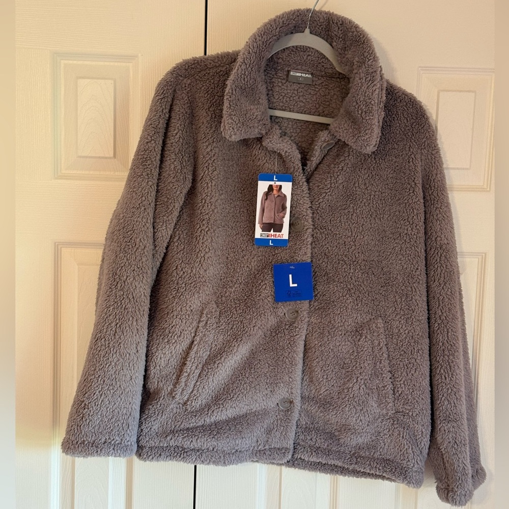 Women’s Purple 32* Heat Jacket. Size L. 2 Outside/Inside Pockets. New with Tags.